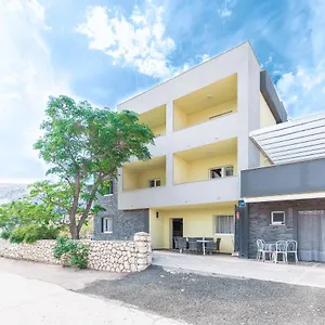 Lili Apartament Pag Town